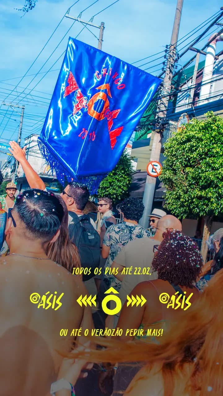 Story com o estandarte do Ô de Casa levantado na rua, em dia de sol.